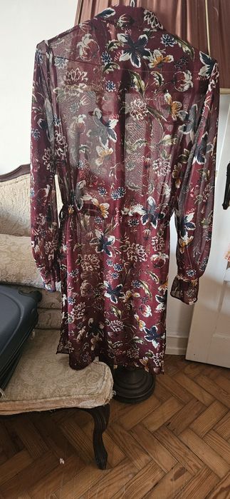 Tunica marca zara estampada em viscose.