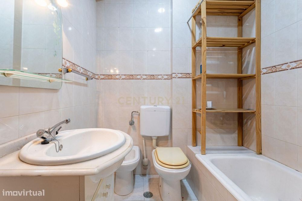 Apartamento T2 em Sacavém