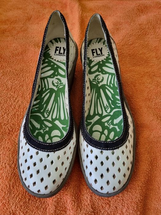 Nowe buty półbuty rozmiar 40 FLY LONDON