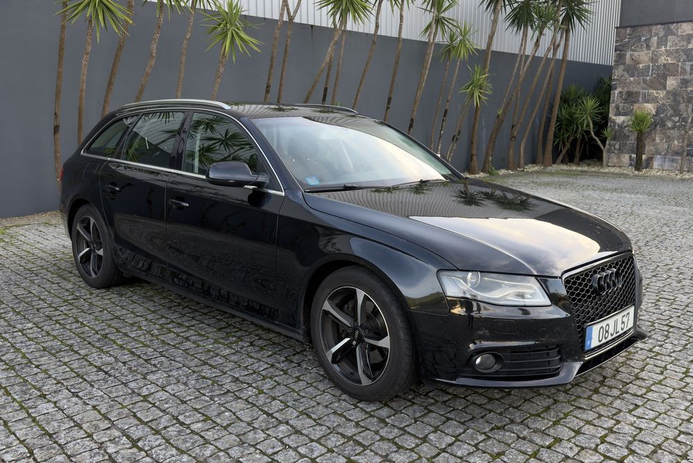 Audi A4 2.0 TDI 150 CV Ano 2010 ( Kit RS )