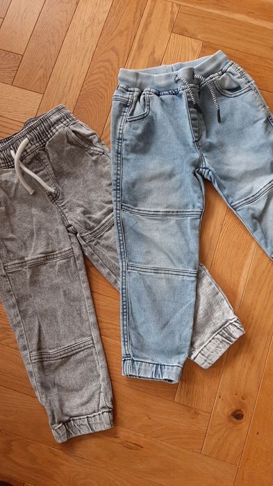 Dwie pary spodni Coccodrillo, rozm. 110, stan bdb.