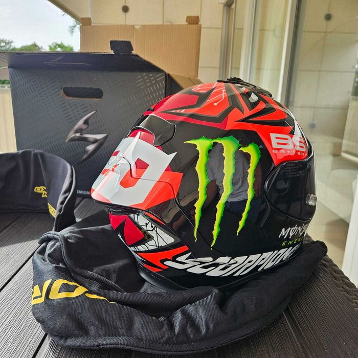 Vendo capacete Scorpion Exo-R1 Air — Réplica Oficial Monster Energy Fabio Quartararo