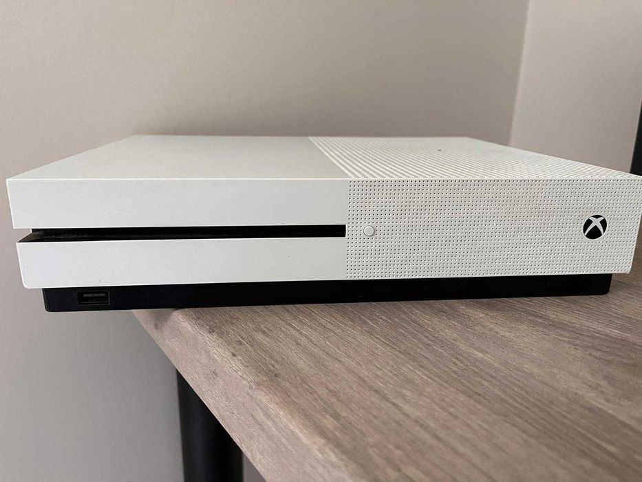 Konsola Xbox One S | Wbudowany napęd płyt