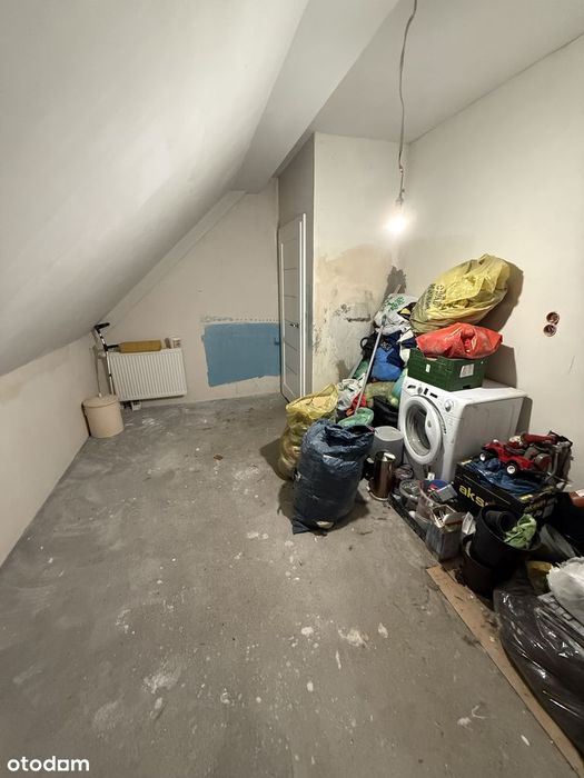 Nowoczesny dom z garażem i dużym ogrodem, spokojna okolica w mieście
