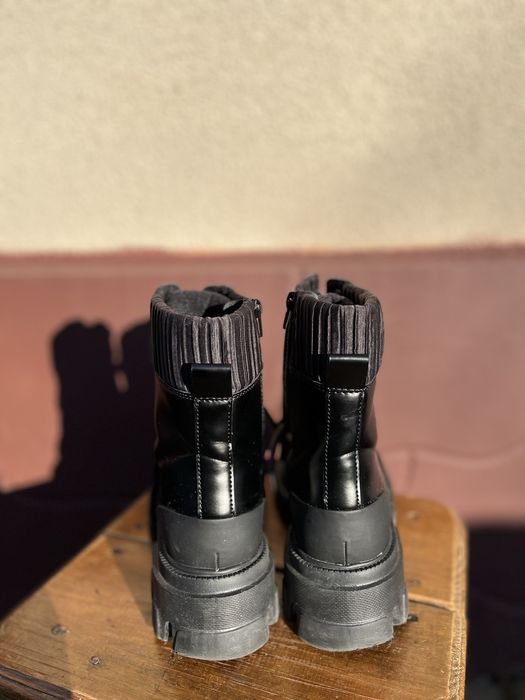 Жіночі черевики 38 розмір