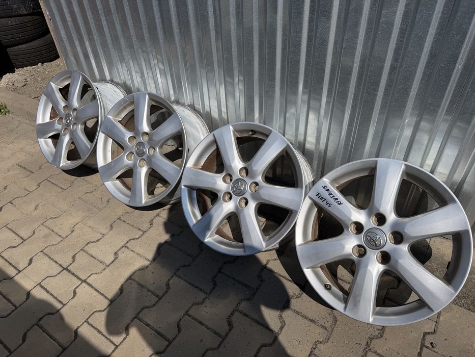 Диски TOYOTA оригінал 5/114,3 R17 7J ET45 комплект з європи