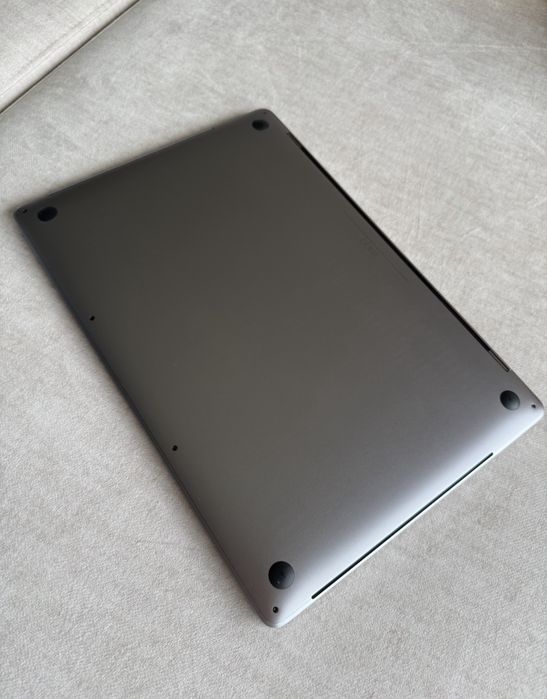 Apple MacBook Pro 16