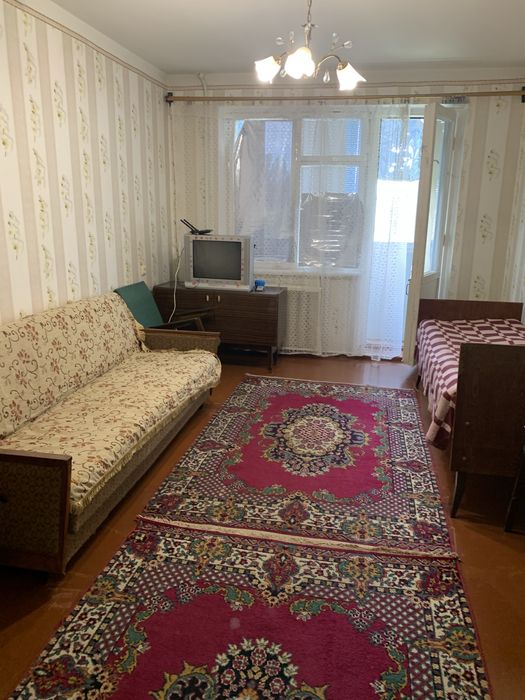 Продам 2 кв  4 поверх ( торг)
