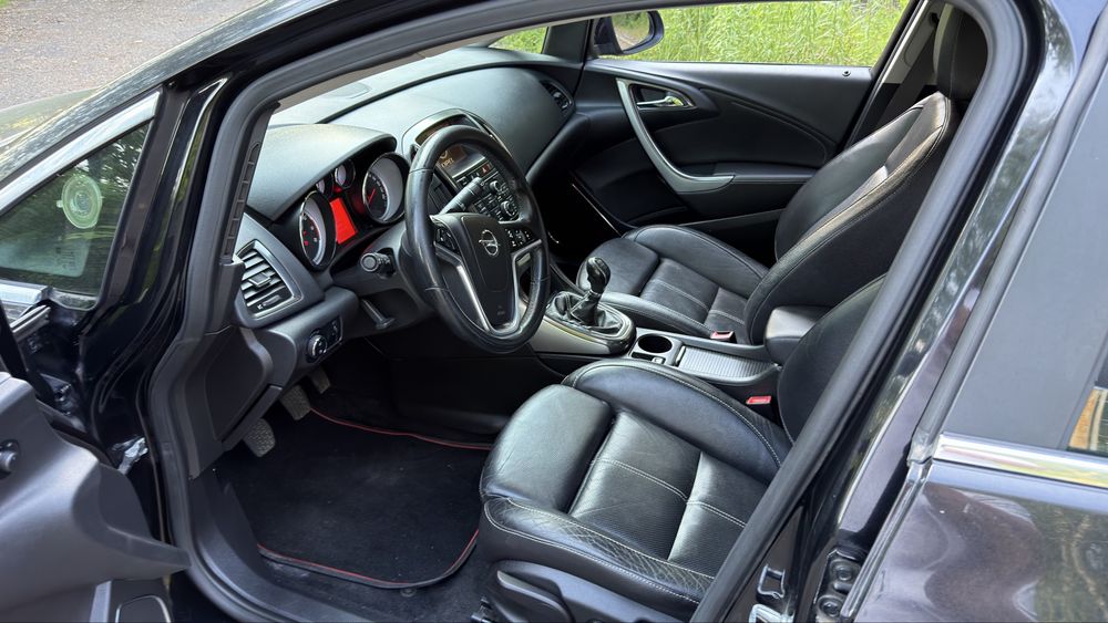 Opel astra J 2010 1.6t lpg