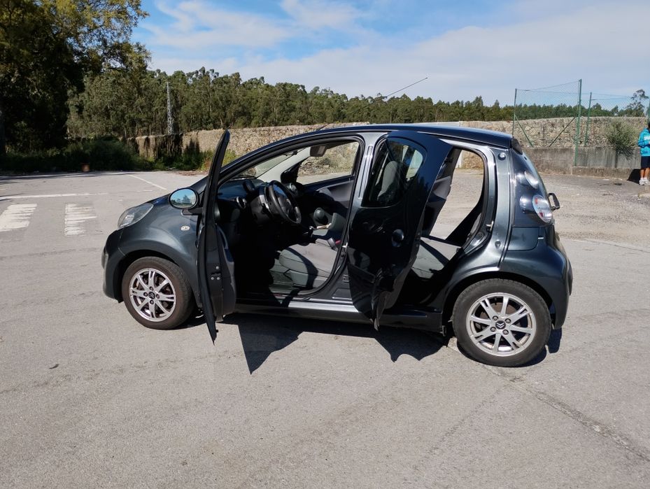 Citroën C1 com poucos km 2012