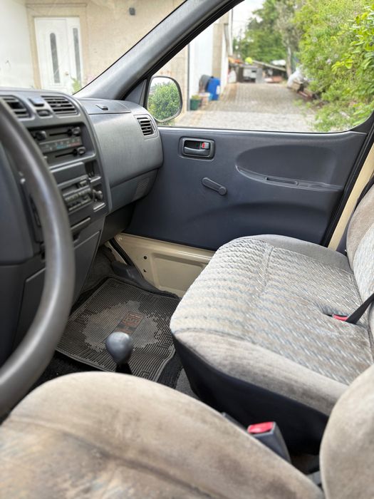 Carrinha Toyota Hiace 1996 - Muito estimada
