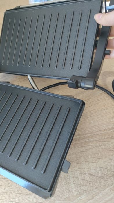 Opiekacz do panini Aigostar