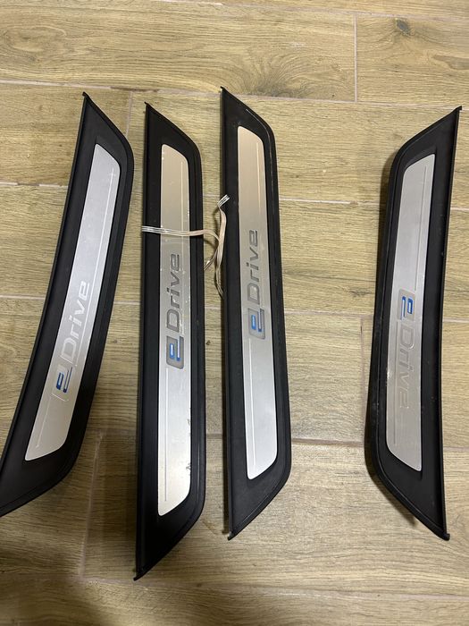 Накладки декор на пороги bmw g30 edrive led