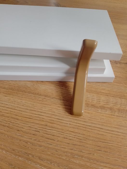 4 białe półki - nowe plus 4 wsporniki - komplet