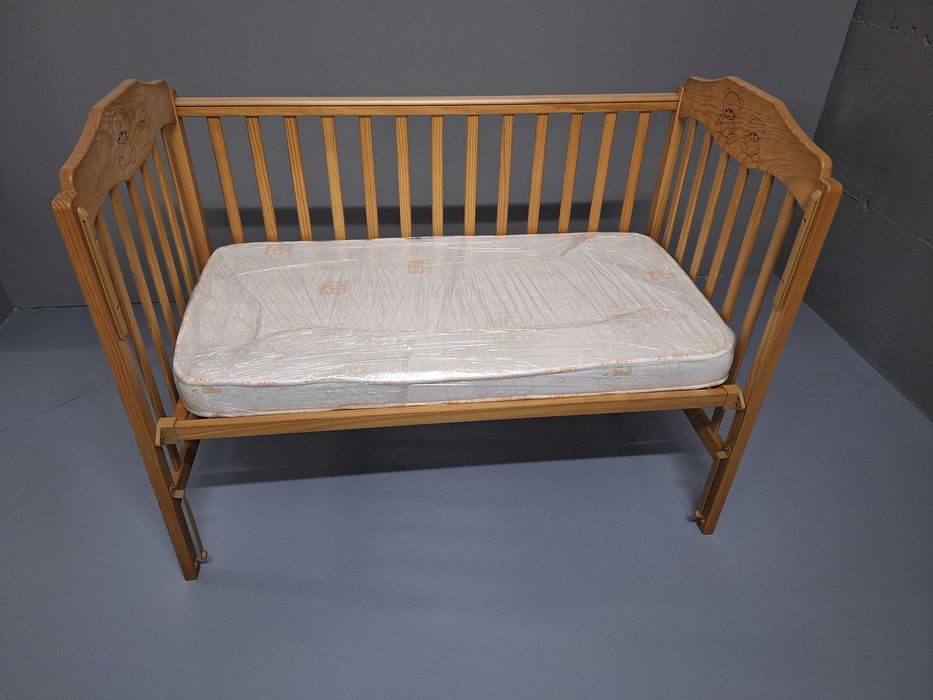 Cama de Bébé e colchão  praticamente novos - Oportunidade Baixa Preço