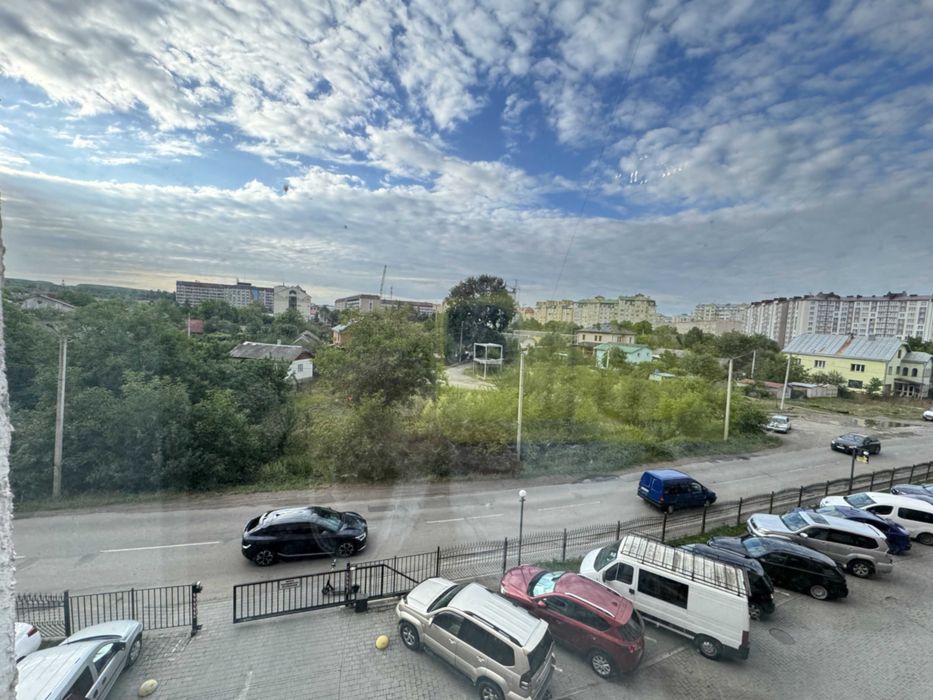 Продаж 3-к кв ПАСІЧНА . Н/Б ,А/О газове. Ремонт для себе робили. Ще ніхто не жив. Продаж з усіма меблями, що на фото.