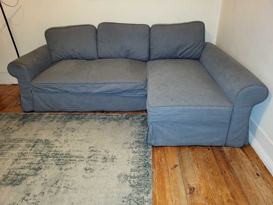 Sofá cama usado com arrumação