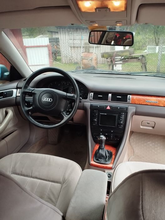 Audi A 6 кватро.