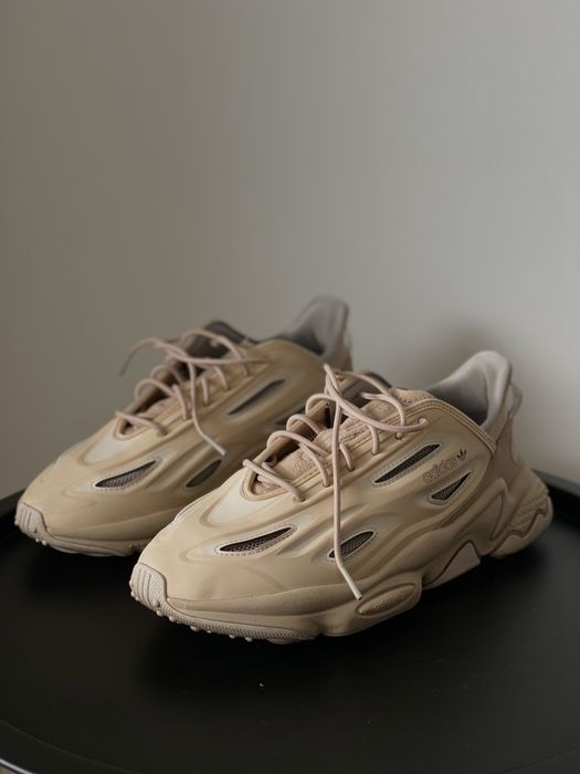 Бежеві кросівки adidas Ozweego Celox