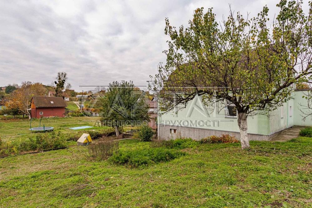 Продаж будинку ХОТІВ 10 СОТОК