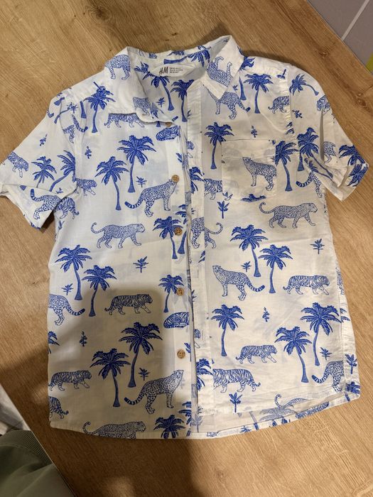 Рубашка H&M на 122см.