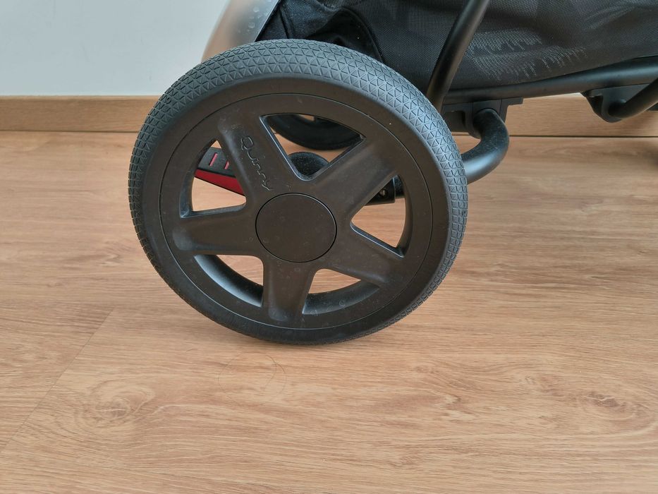 Carrinho Quinny Hubb – compatível Maxi-Cosi / Cybex – bom estado