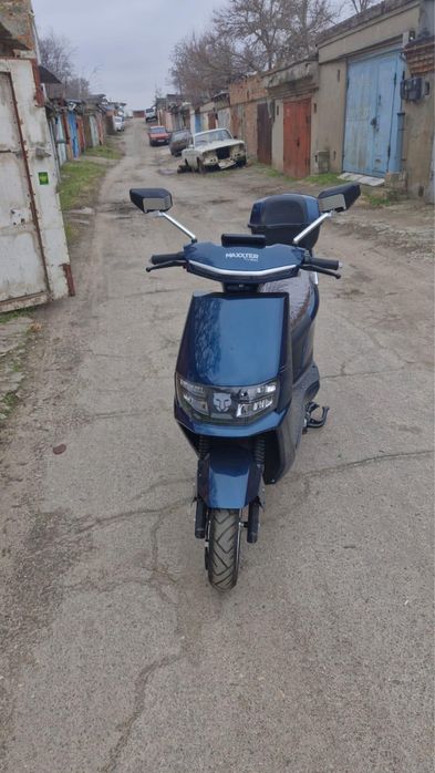 Продам електроскутер Maxxter Lumina