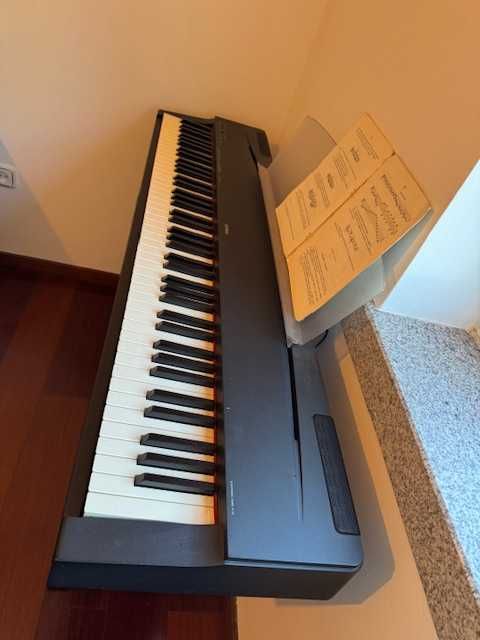 Piano eletrónico YAMAHA P-70