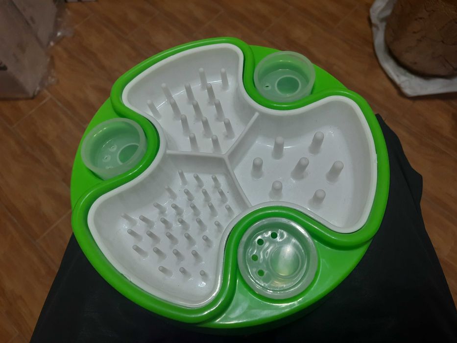 Интерактивная миска-игрушка AnimAll для медленного кормления собак