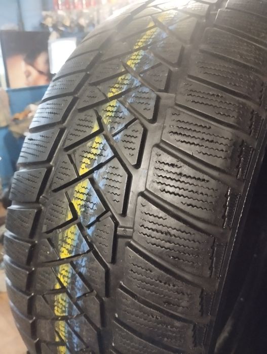 Одна зимова шина Dunlop 235/55/17