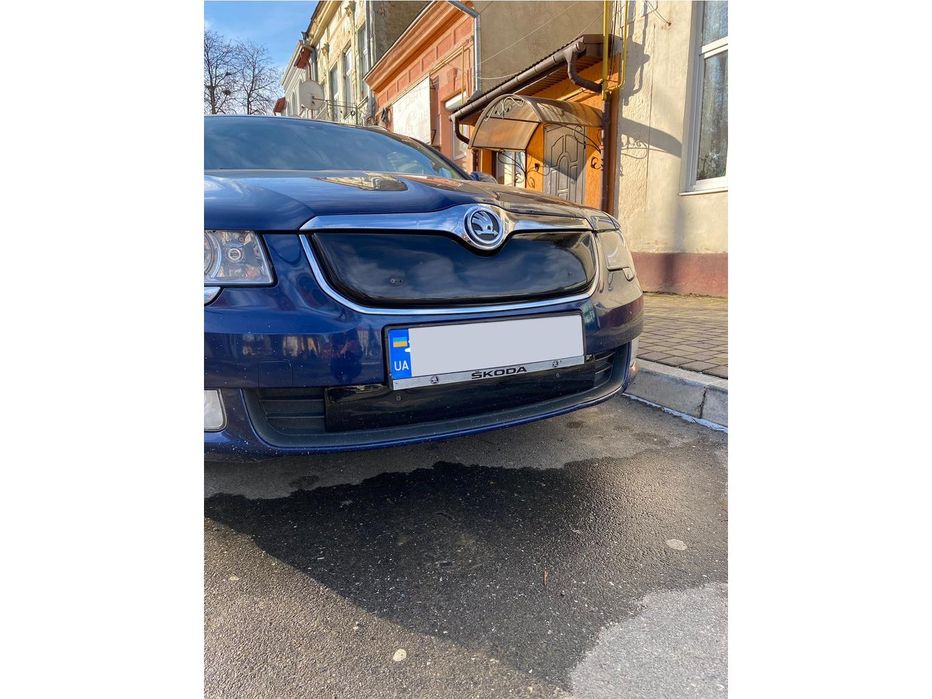 Skoda Superb 2008-2013 Зимова накладка на решітку матова (верхня)