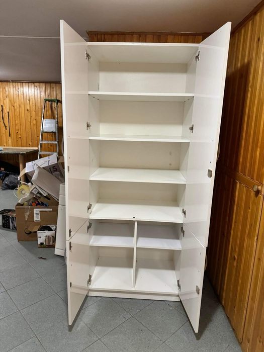 Solidna, duża szafa z półkami