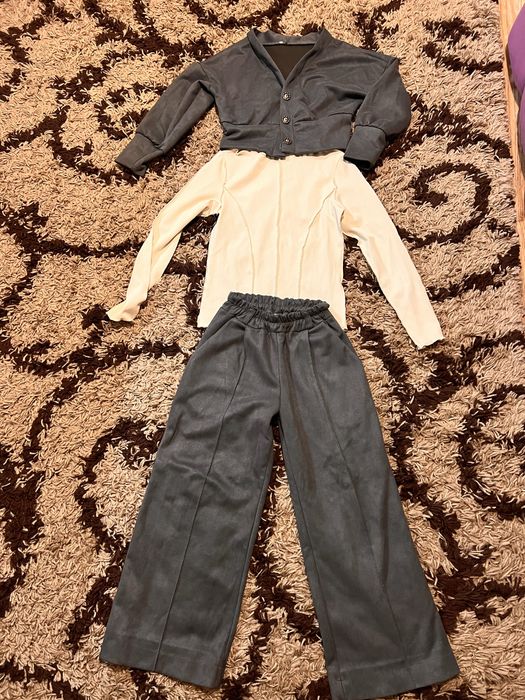 Костюми для дівчинки 135, 140 розмір