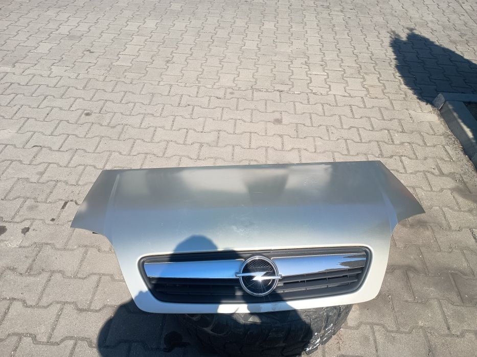 Opel Meriva maska pokrywa silnika lift