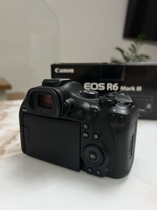 Canon EOS R6 Mark III