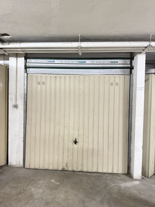 Garagem Box à Venda com Mezanino – Av. Bento de Jesus Caraças, Setúbal