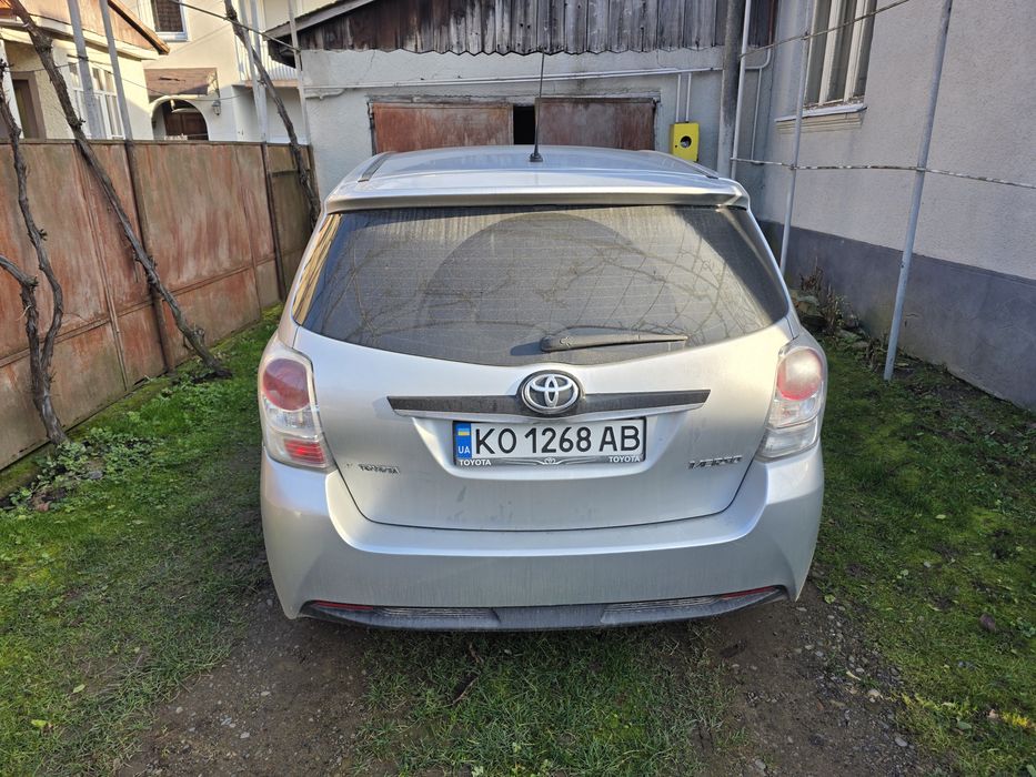 Тойота версо 2014рік