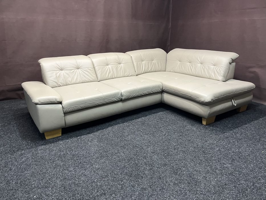 Шкіряний розкладний диван Німечинна Megapol бежевий