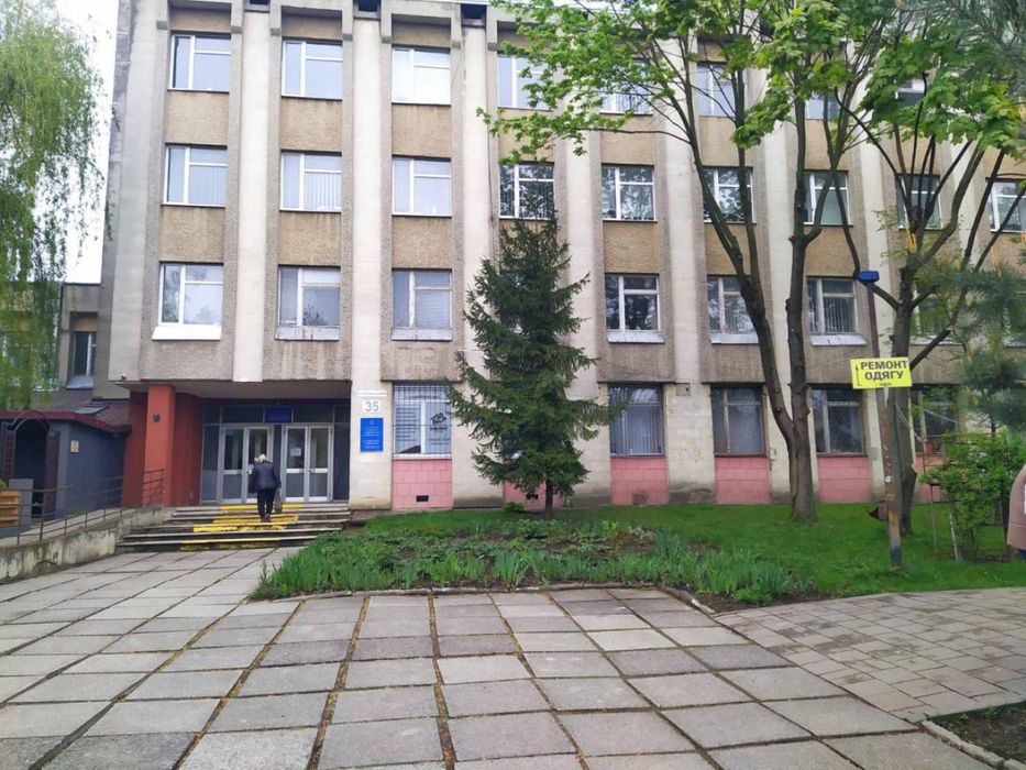 Оренда на вул. Червоної Калини, 35 офіс на 35 м², від власника