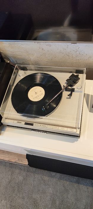 Gramofon Yamaha p-520 super stan Audiotechnica , ortofon red