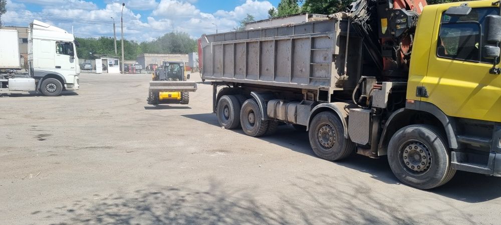 Самосвал с кран-маніпулятом palfinger 35000