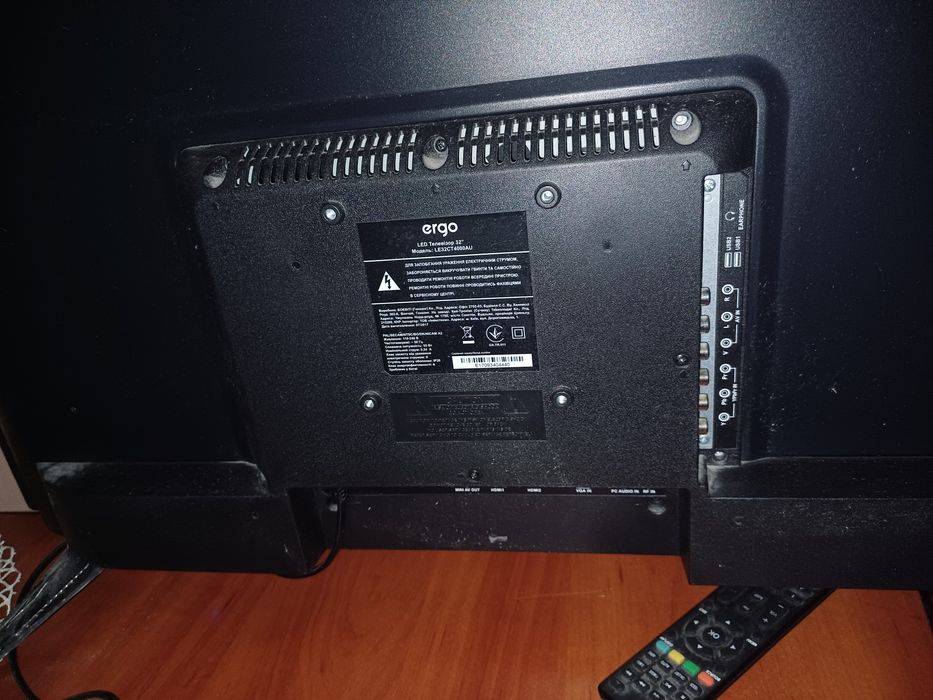 Рабочий телевизор Ergo 32 LE32CT4000AU