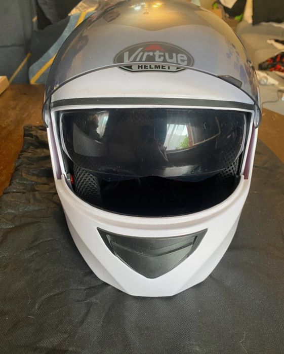 Capacete de mota branco