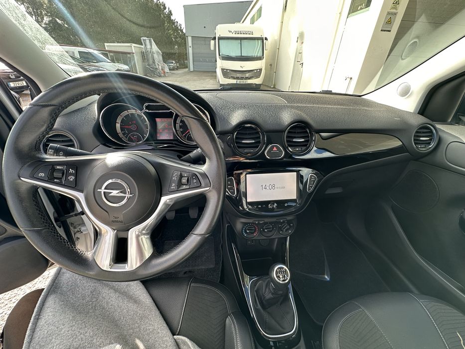 Vendo Opel Adam, ano 2015, em muito bom estado geral
