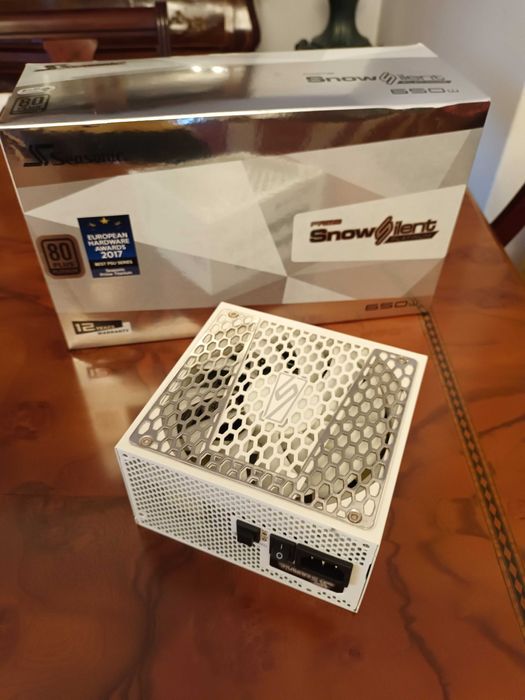 Fonte de Alimentação SEASONIC SNOW SILENT PRIME 650W 80 Plus Platinum