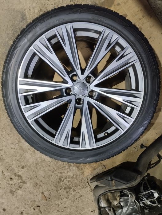 Оригінальні диски Audi Q5 S-line R20
