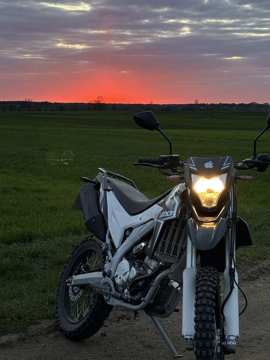 Мотоцикл loncin300
