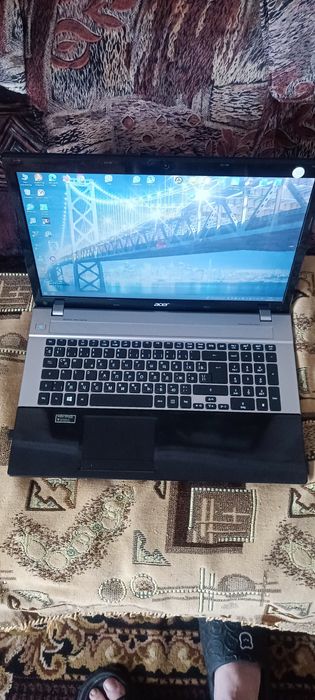 Ноутбук Aser 18.6"