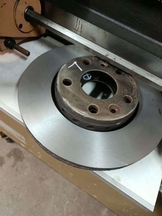 Regeneracja tarcz hamulcowych przetaczanie/toczenie