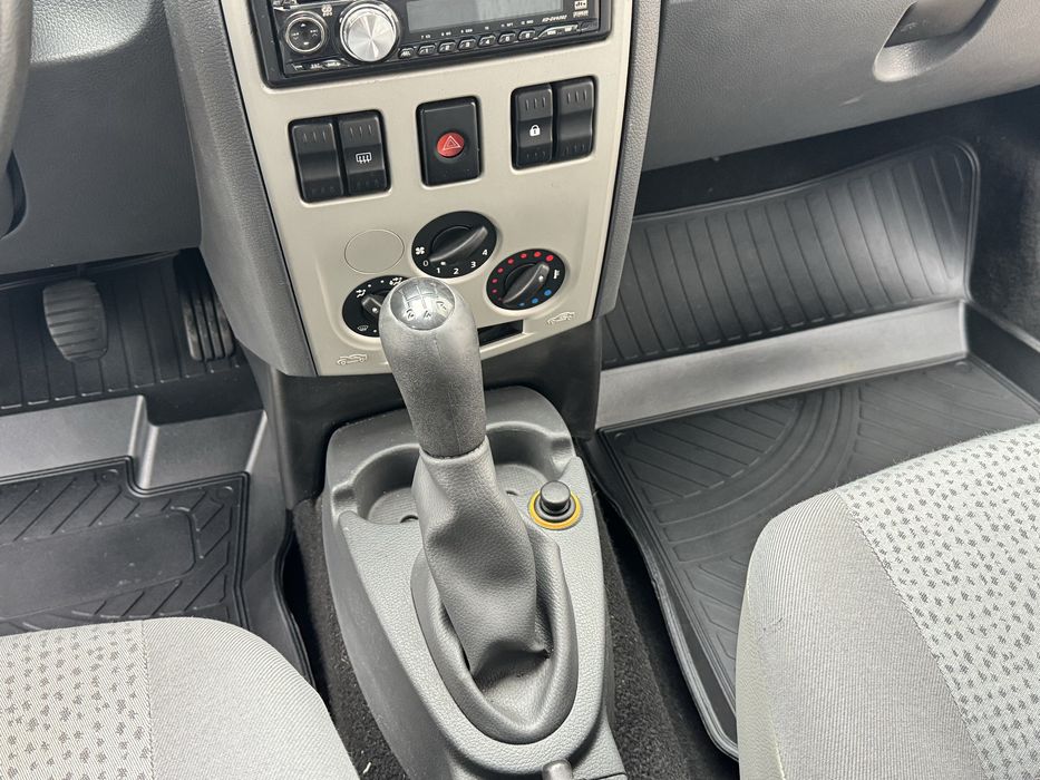 Дача Логан MCV 2010 рік 1.6.